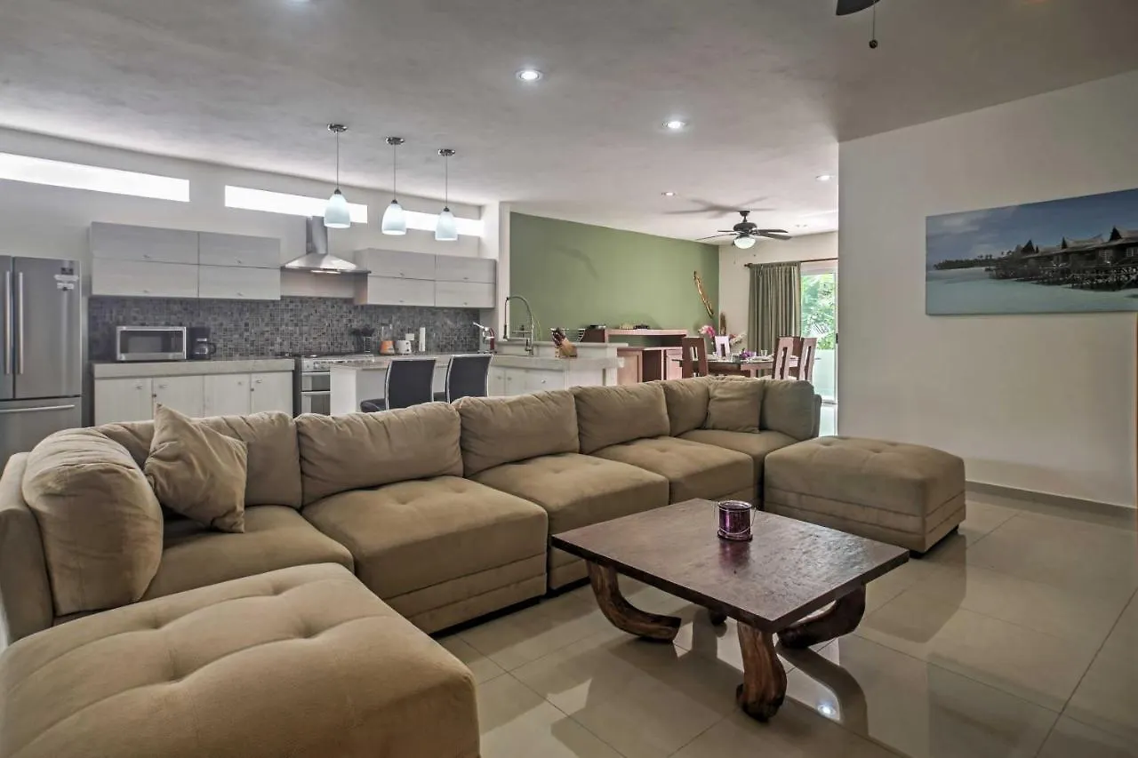Casa Esmeralda With Pool Access And Furnished Patio! トゥルム 0*,  メキシコ